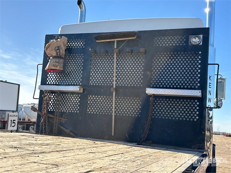 Kenworth Hiab 211 E P-5 HiDuo 6900 kg Knuckle Boom on Kenw Autogru