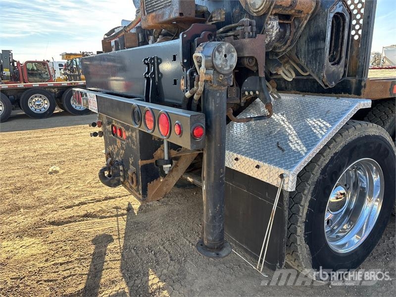 Kenworth Hiab 211 E P-5 HiDuo 6900 kg Knuckle Boom on Kenw Autogru