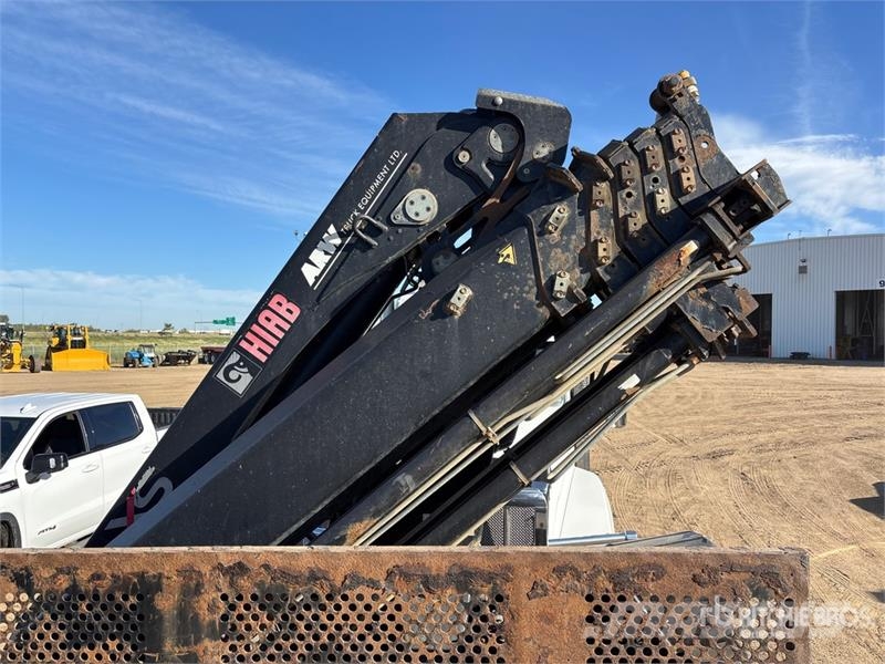 Kenworth Hiab 211 E P-5 HiDuo 6900 kg Knuckle Boom on Kenw Autogru
