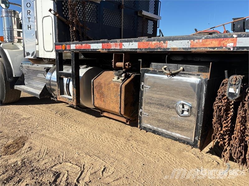 Kenworth Hiab 211 E P-5 HiDuo 6900 kg Knuckle Boom on Kenw Autogru