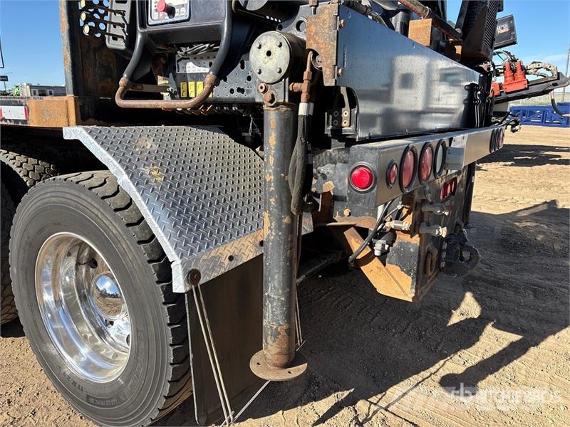 Kenworth Hiab 211 E P-5 HiDuo 6900 kg Knuckle Boom on Kenw Autogru