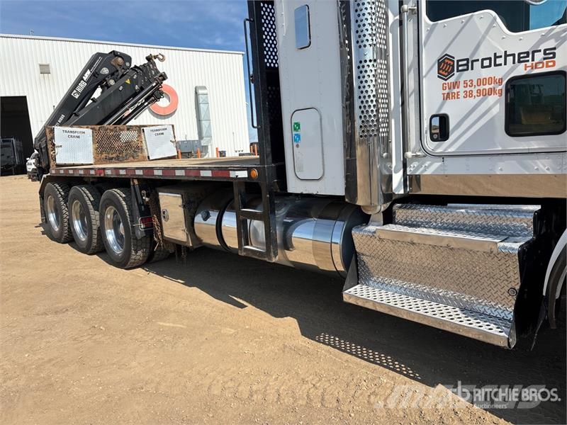 Kenworth Hiab 211EP-5 HIDUO 6900 kg Knuckle Boom on Kenwor Autogru