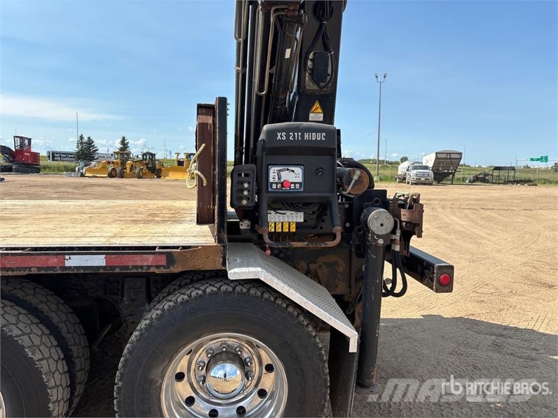 Kenworth Hiab 211EP-5 HIDUO 6900 kg Knuckle Boom on Kenwor Autogru