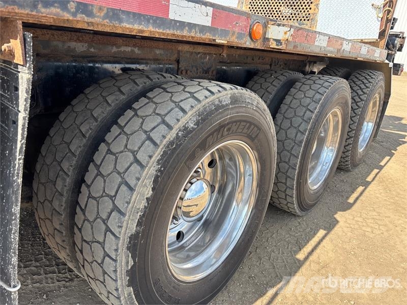 Kenworth Hiab 211EP-5 HIDUO 6900 kg Knuckle Boom on Kenwor Autogru