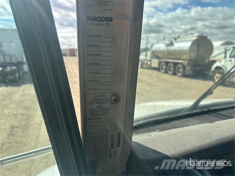 Kenworth Hiab HIAB 200 C-5 Knuckle Boom on  Kenworth T370 4 Tovornjaki z žerjavom