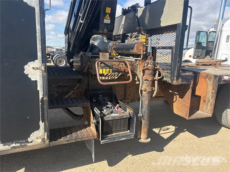 Kenworth Hiab HIAB 200 C-5 Knuckle Boom on  Kenworth T370 4 Tovornjaki z žerjavom