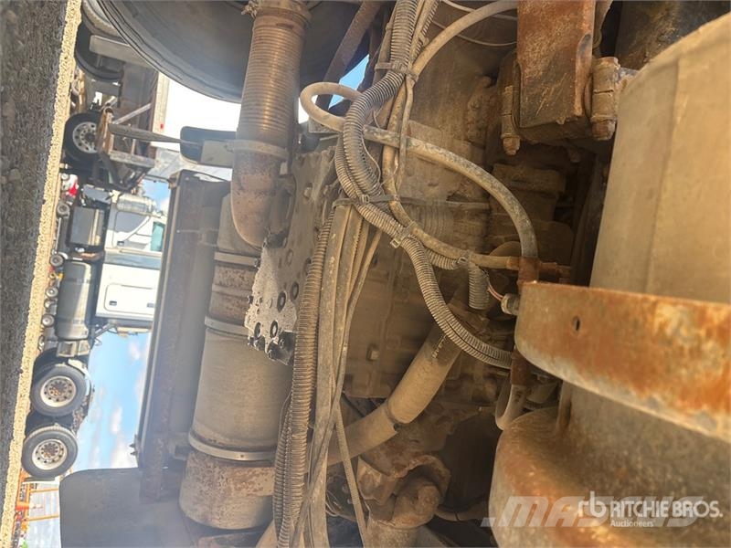 Kenworth Hiab HIAB 200 C-5 Knuckle Boom on  Kenworth T370 4 Tovornjaki z žerjavom