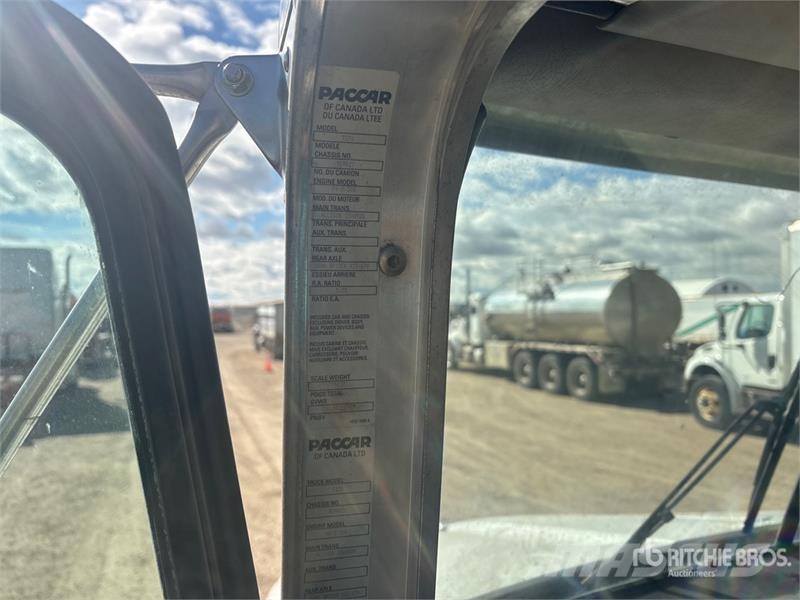 Kenworth Hiab HIAB 200 C-5 Knuckle Boom on  Kenworth T370 4 Tovornjaki z žerjavom