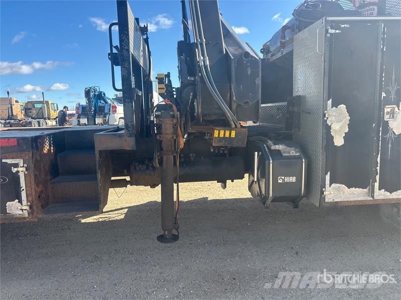 Kenworth Hiab HIAB 200 C-5 Knuckle Boom on  Kenworth T370 4 Tovornjaki z žerjavom