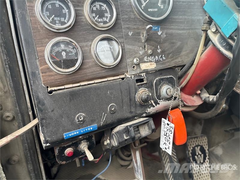 Kenworth LW900 6x4 Bed Truck Plošinové nákladné automobily/nákladné automobily so sklápacími bočnicami