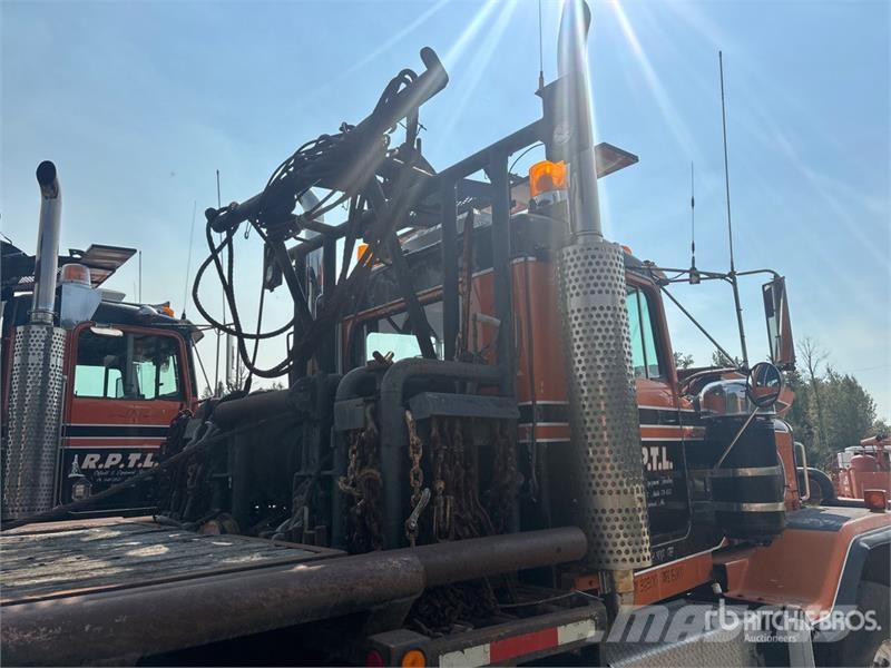 Kenworth LW900GL 6x4 285 in WB Bed Truck Flatbed / Dropside trucks