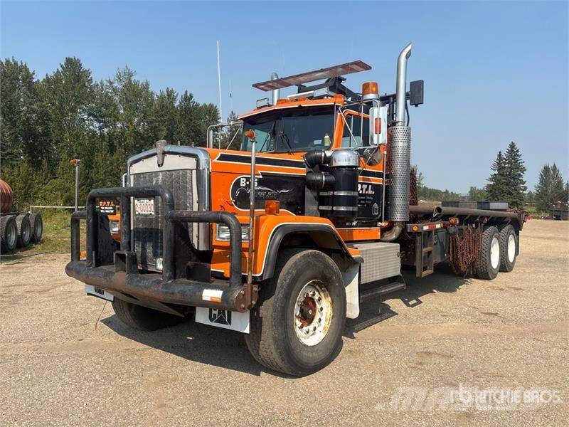 Kenworth LW900GL 6x4 285 in WB Bed Truck Flatbed / Dropside trucks