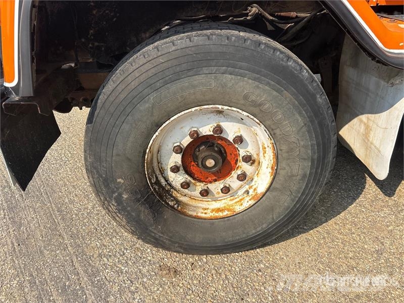 Kenworth LW900GL 6x4 285 in WB Bed Truck Flatbed / Dropside trucks