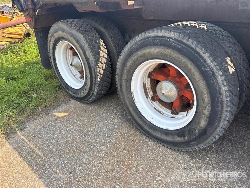 Kenworth LW900GL 6x4 285 in WB Bed Truck Flatbed / Dropside trucks