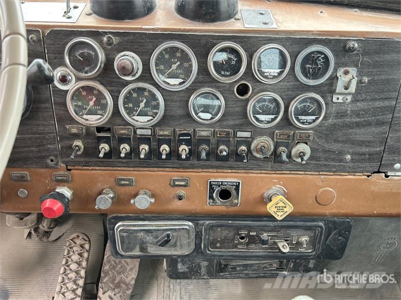 Kenworth LW924 6x4 Bed Truck Kamioni sa otvorenim sandukom