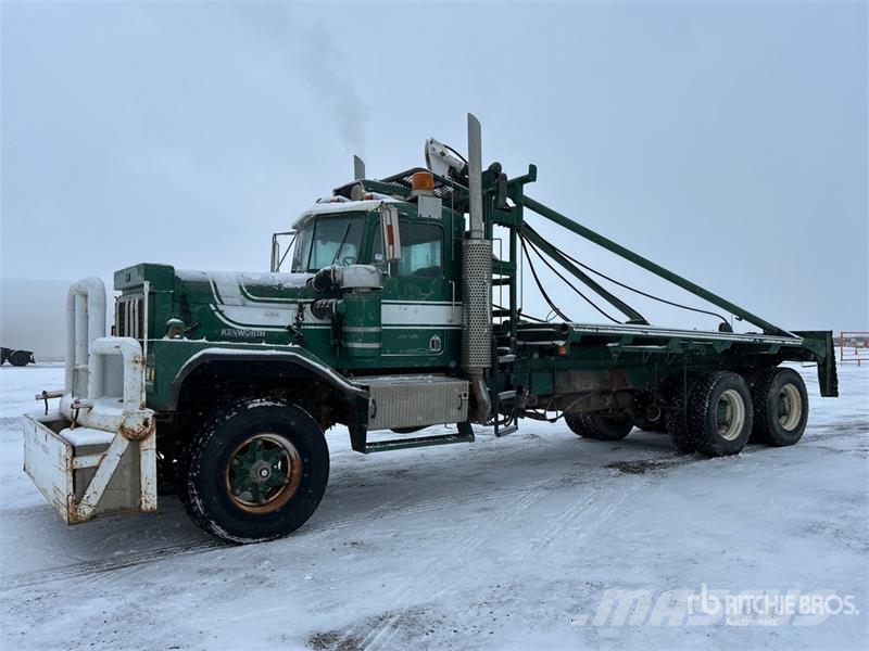 Kenworth LW924 6x4 Bed Truck 平板式/側卸式卡車