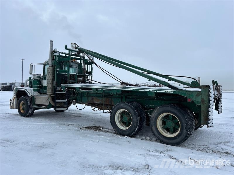 Kenworth LW924 6x4 Bed Truck 平板式/側卸式卡車