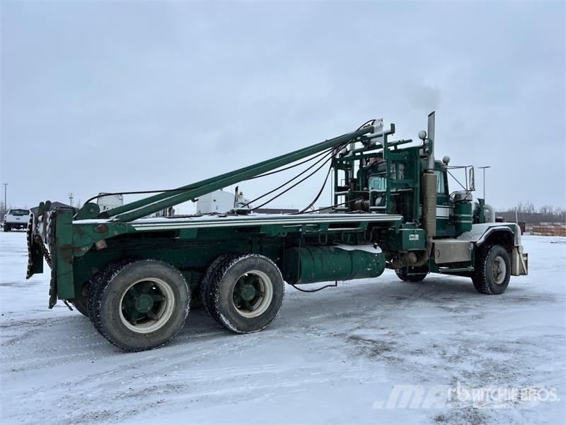 Kenworth LW924 6x4 Bed Truck 平板式/側卸式卡車