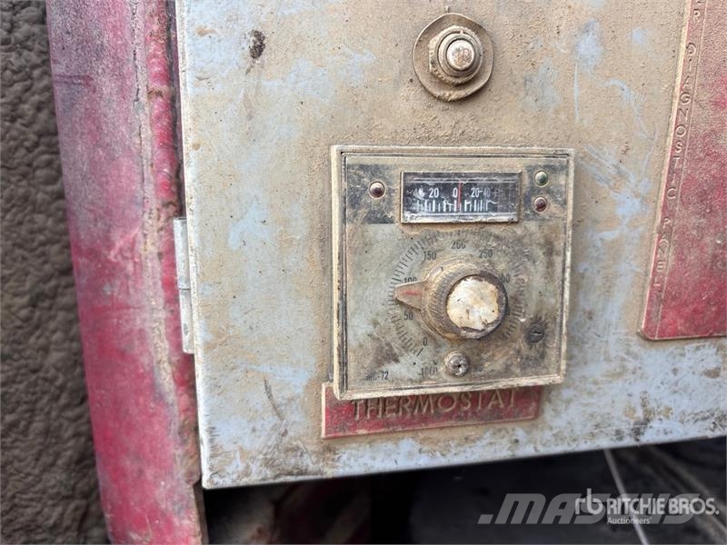 Kenworth on  Kenworth T-800 8x6 Sleeper Combination Wash/ V Paine-/imuautot