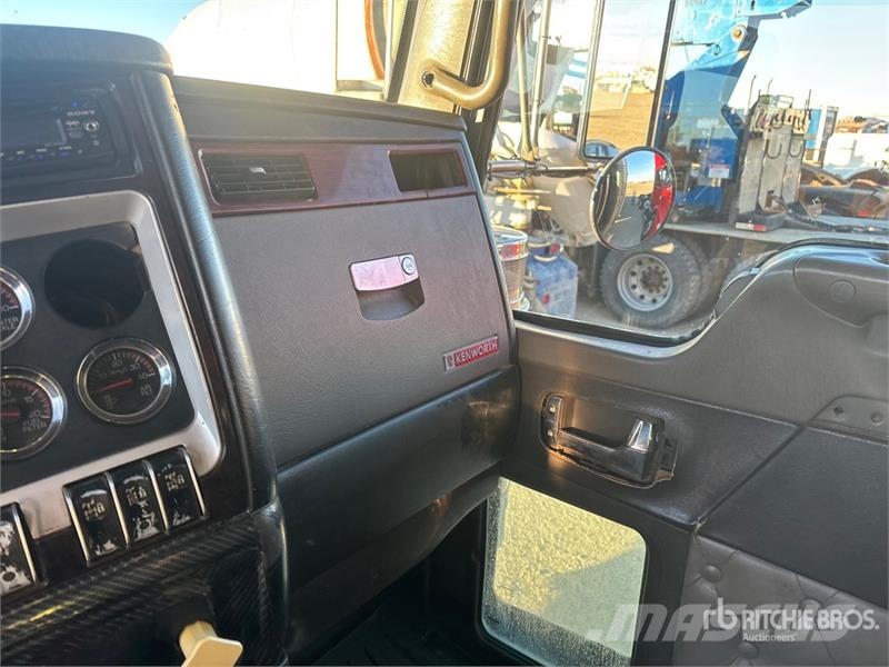 Kenworth on Kenworth T800 8x6 Combination Wash/ Vacuum Tan Saug- und Druckwagen