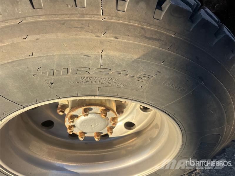 Kenworth on Kenworth T800 8x6 Combination Wash/ Vacuum Tan Saug- und Druckwagen
