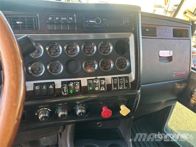 Kenworth on Kenworth T800 8x6 Combination Wash/ Vacuum Tan Saug- und Druckwagen