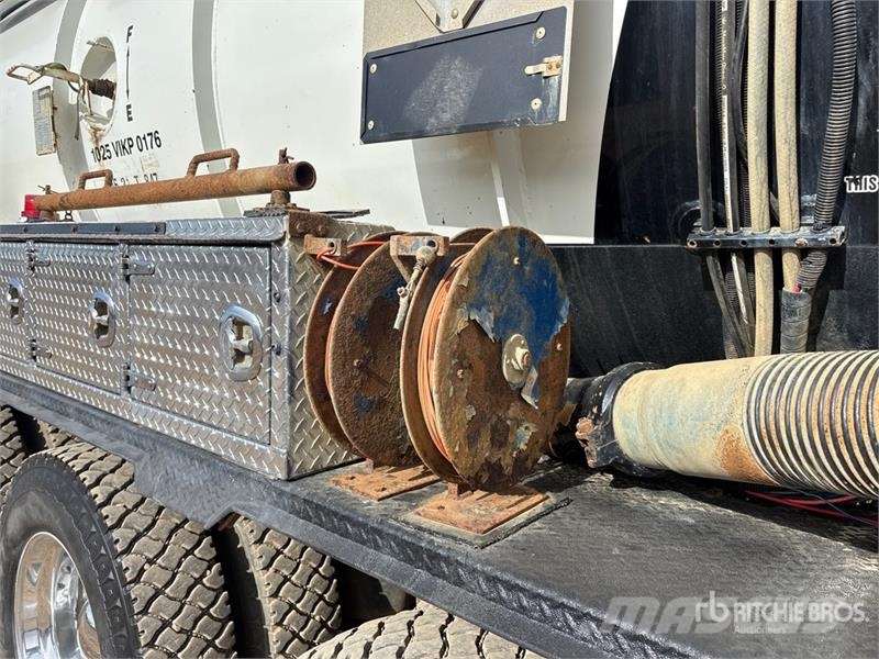 Kenworth on  Kenworth T-800 8x6 Sleeper Combination Wash/ V Paine-/imuautot