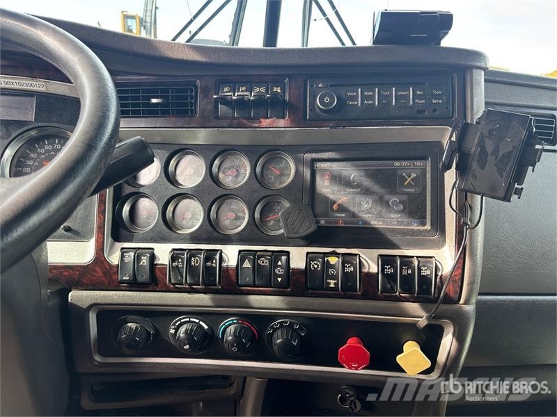 Kenworth on  Kenworth T-800 8x6 Sleeper Combination Wash/ V Paine-/imuautot