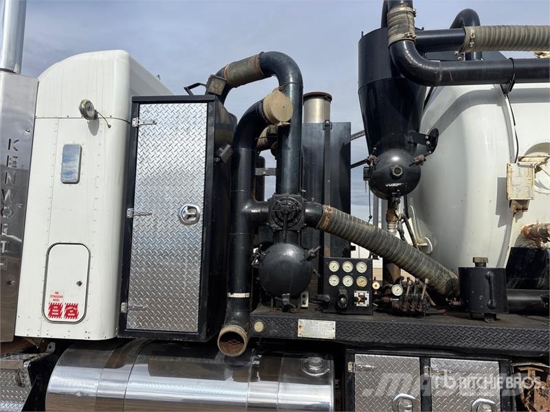 Kenworth on  Kenworth T-800 8x6 Sleeper Combination Wash/ V Paine-/imuautot