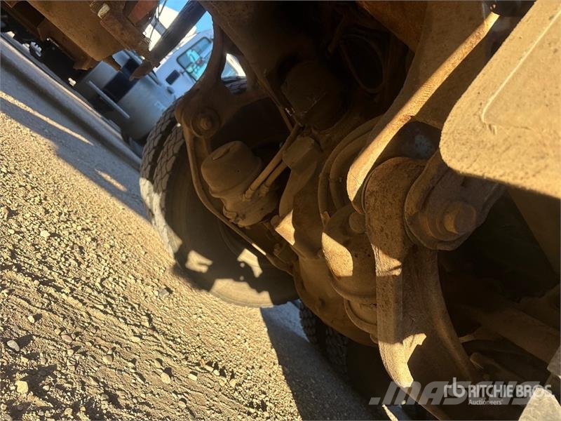 Kenworth on Kenworth T800 8x6 Combination Wash/ Vacuum Tan Saug- und Druckwagen