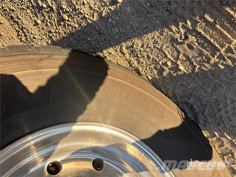 Kenworth on Kenworth T800 8x6 Combination Wash/ Vacuum Tan Saug- und Druckwagen