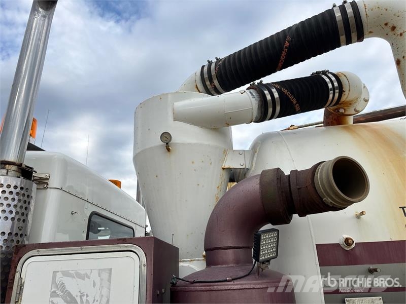 Kenworth on Kenworth T-800 6x4 Vacuum Excavator Truck Combi / vacuum trucks