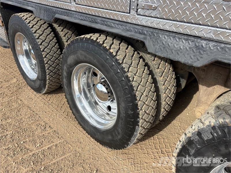 Kenworth on  Kenworth T-800 8x6 Sleeper Combination Wash/ V Paine-/imuautot