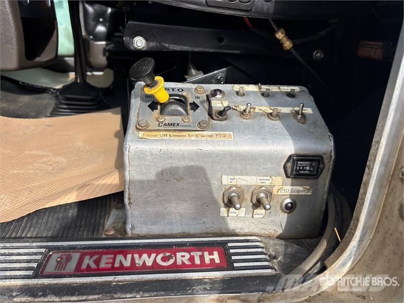 Kenworth on  Kenworth T-800 8x6 Sleeper Combination Wash/ V Paine-/imuautot