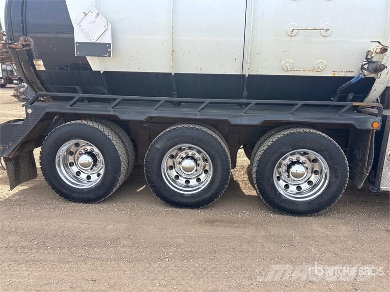 Kenworth on  Kenworth T-800 8x6 Sleeper Combination Wash/ V Paine-/imuautot