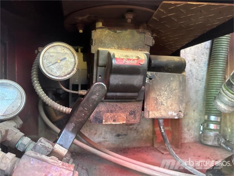 Kenworth on Kenworth T800 8x6 Combination Wash/ Vacuum Tan Saug- und Druckwagen