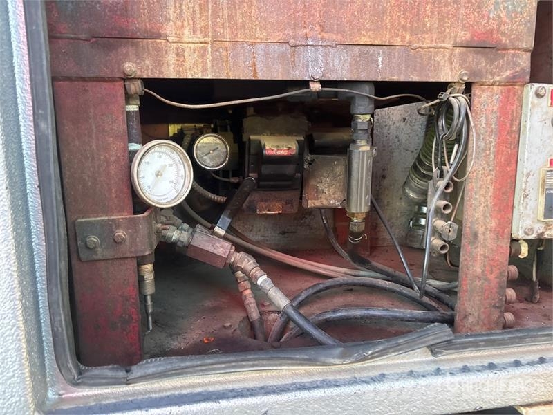 Kenworth on Kenworth T800 8x6 Combination Wash/ Vacuum Tan Saug- und Druckwagen