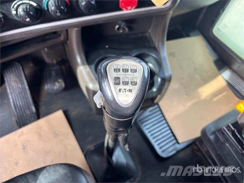 Kenworth on  Kenworth T-800 8x6 Sleeper Combination Wash/ V Paine-/imuautot