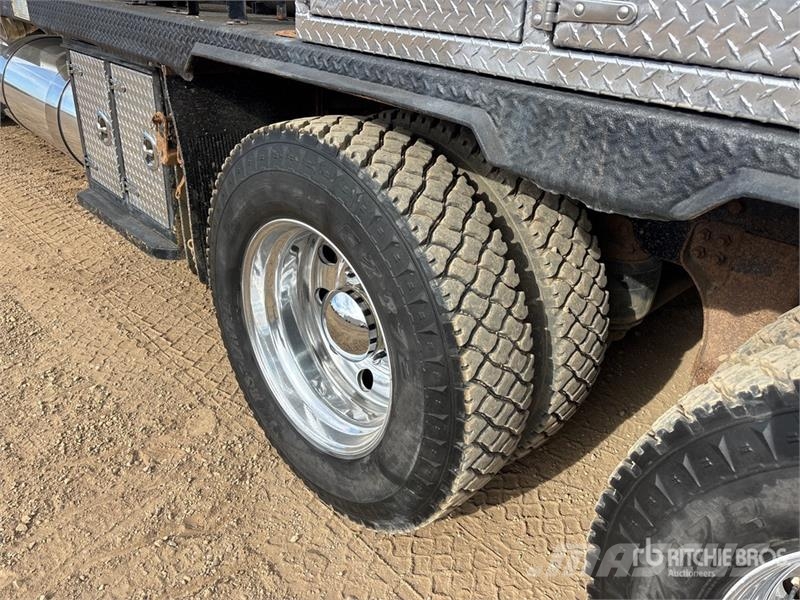 Kenworth on  Kenworth T-800 8x6 Sleeper Combination Wash/ V Paine-/imuautot
