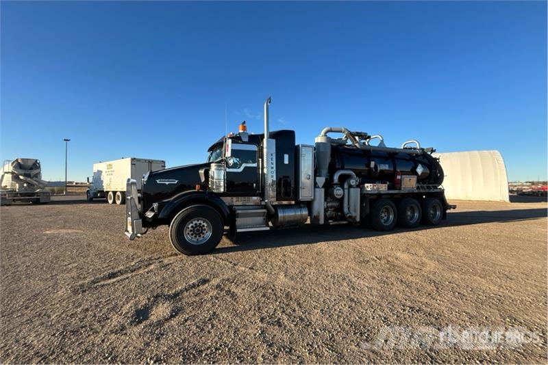 Kenworth on Kenworth T800 8x6 Combination Wash/ Vacuum Tan Saug- und Druckwagen