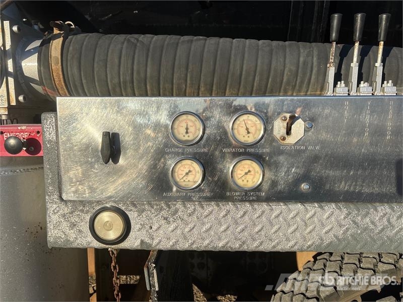 Kenworth on Kenworth T800 8x6 Combination Wash/ Vacuum Tan Saug- und Druckwagen