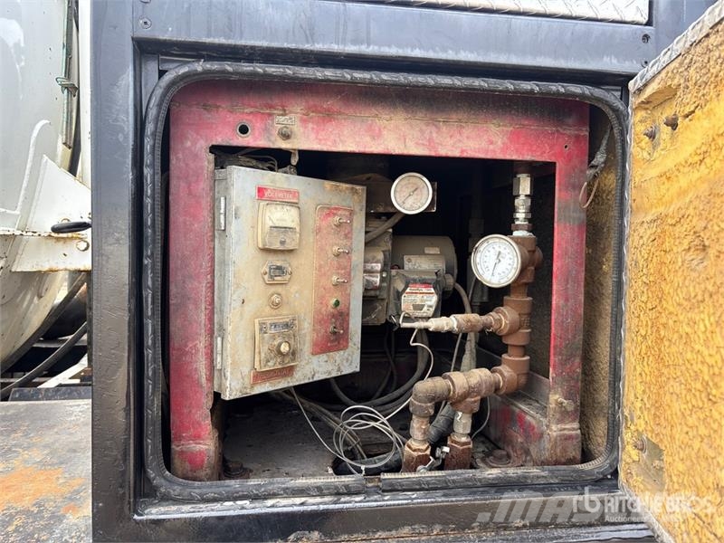 Kenworth on  Kenworth T-800 8x6 Sleeper Combination Wash/ V Paine-/imuautot