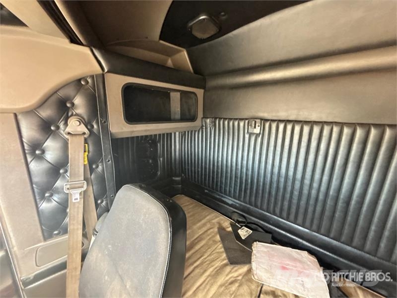 Kenworth on  Kenworth T-800 8x6 Sleeper Combination Wash/ V Paine-/imuautot