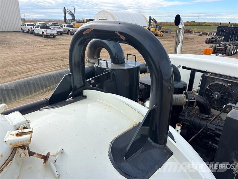 Kenworth on  Kenworth T-800 8x6 Sleeper Combination Wash/ V Paine-/imuautot