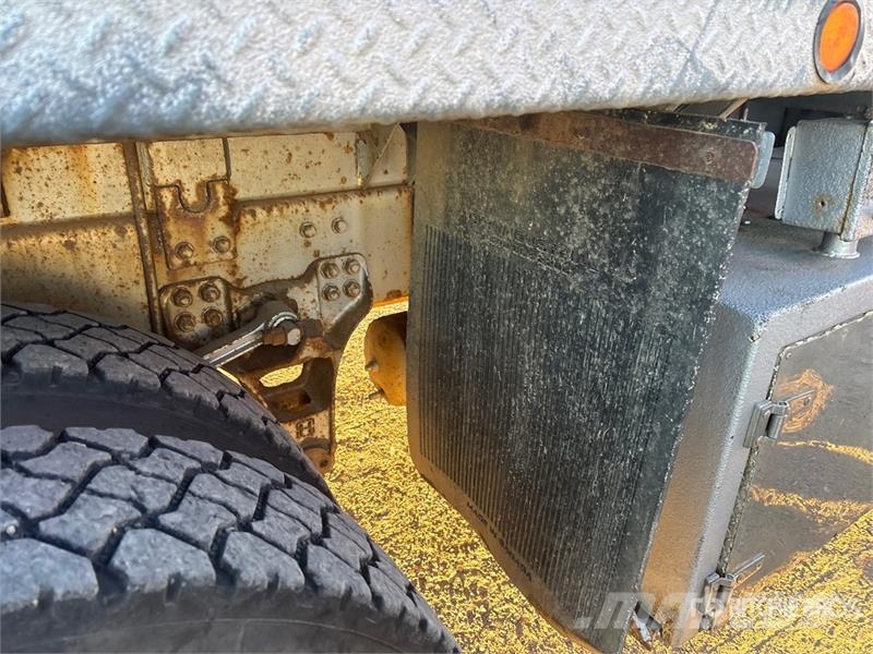 Kenworth on Kenworth T800 8x6 Combination Wash/ Vacuum Tan Saug- und Druckwagen