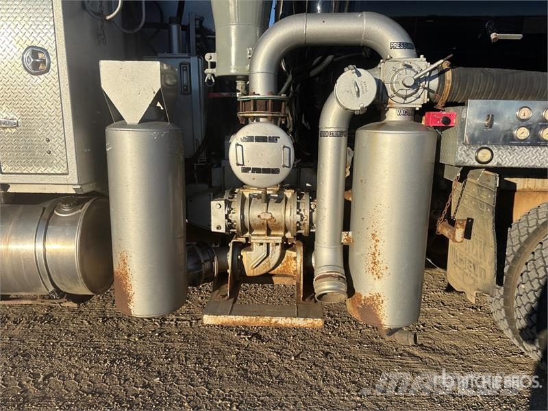 Kenworth on Kenworth T800 8x6 Combination Wash/ Vacuum Tan Saug- und Druckwagen