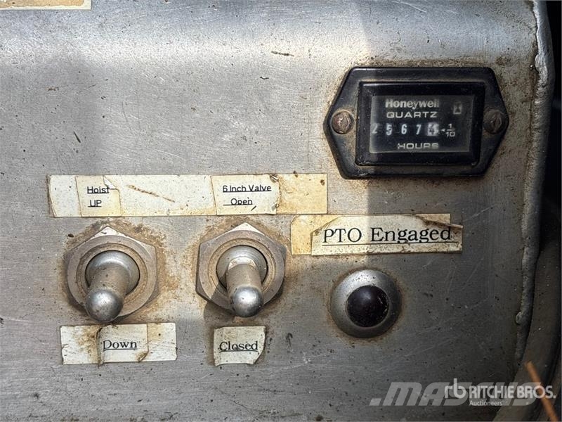 Kenworth on  Kenworth T-800 8x6 Sleeper Combination Wash/ V Paine-/imuautot