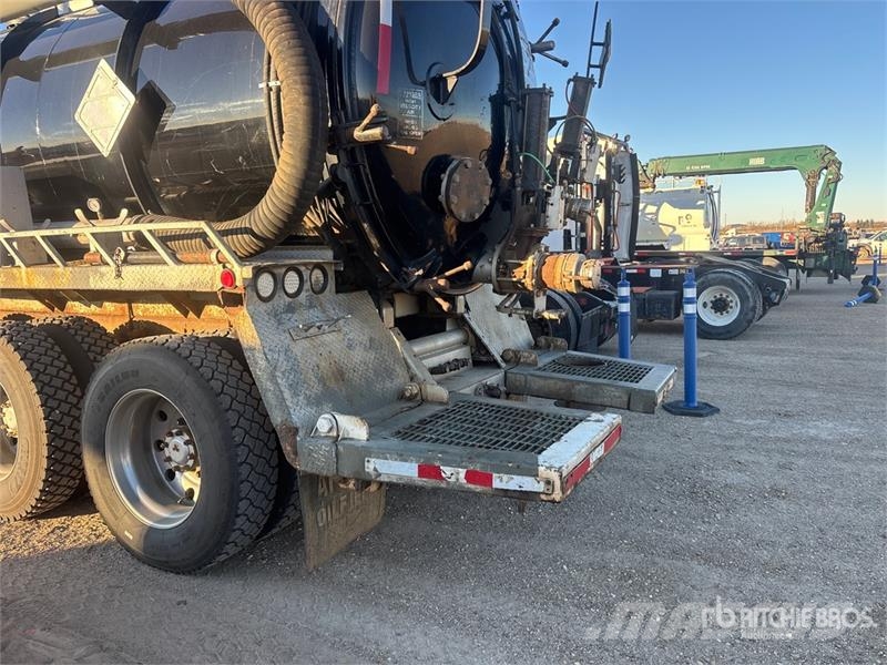Kenworth on Kenworth T800 8x6 Combination Wash/ Vacuum Tan Saug- und Druckwagen