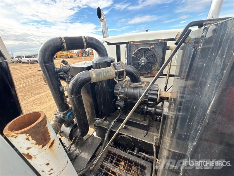 Kenworth on  Kenworth T-800 8x6 Sleeper Combination Wash/ V Paine-/imuautot