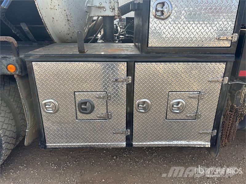 Kenworth on  Kenworth T-800 8x6 Sleeper Combination Wash/ V Paine-/imuautot
